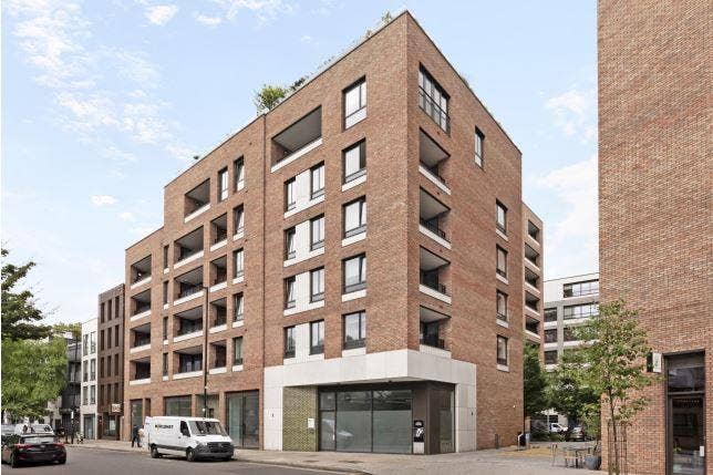 *Book It Asap - Top Luxury Room in Central Est Ld* Main Photo