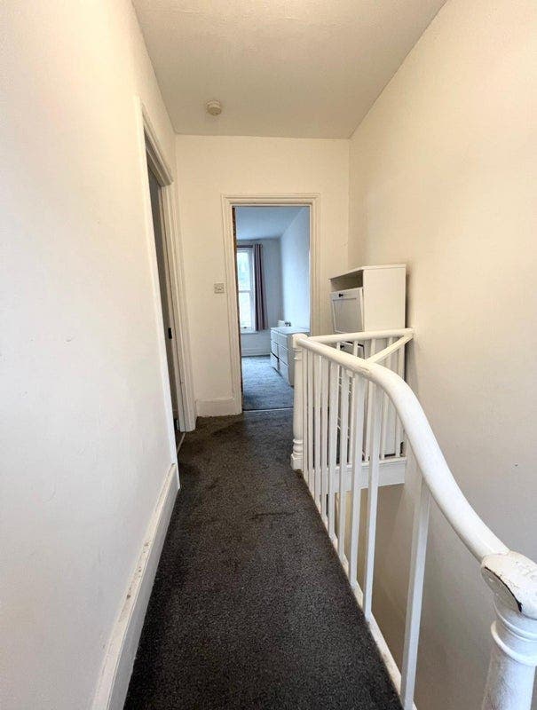 Zone 2 Close to Tube Station🕵Massive Room Brixton Main Photo