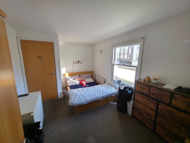 Bright Double Room at Kentish Town  Main Photo