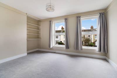 CB4 Whole House- Newly Decorated Main Photo