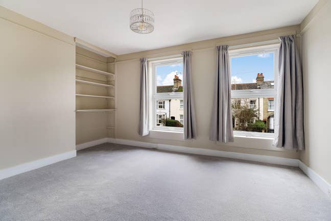 CB4 Whole House- Newly Decorated Main Photo