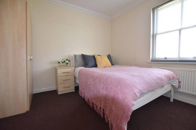 Lovely Double Room | Friendly House/Walk to Town Main Photo