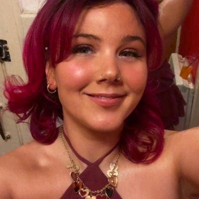 Hey i’m Matilda, i’m 20. I’m looking fo... Main Photo