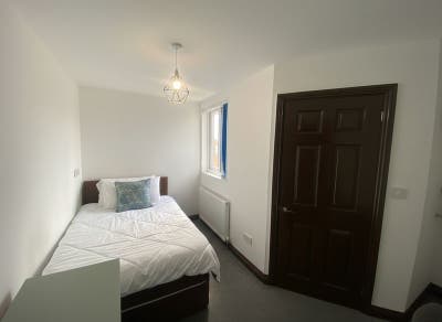 Modern En-suite Rooms in Bolingbroke Road, CV3 Main Photo