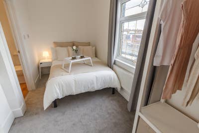En suite Room in Old Swan – Short Term Only Main Photo