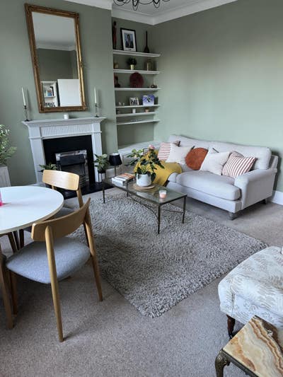 Cosy double with built-in wardrobe -bills included Main Photo