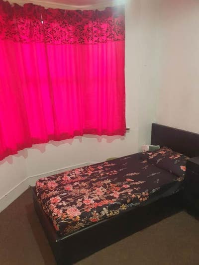 Spacious single room to rent in Manor park, E12 Main Photo