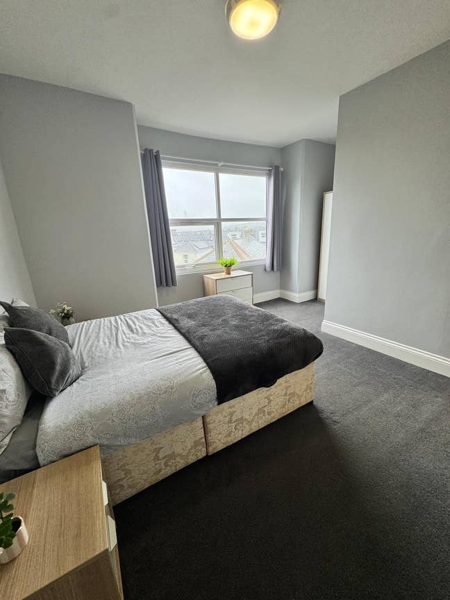 Large Double Furnished, Private Bathroom Bills Inc Main Photo