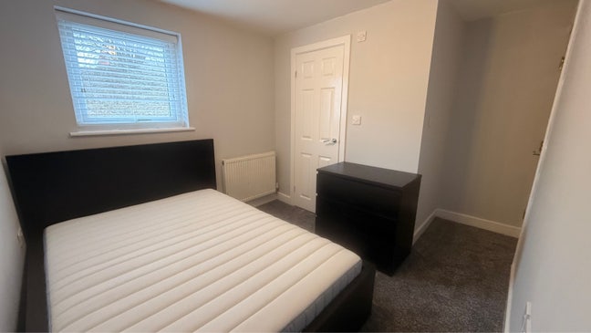 En-suite Bedroom Main Photo