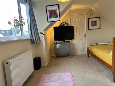 Large   Room Walton on Thames  Main Photo