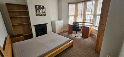 Master Double Ensuite; Bills Incl, by Sandypark Rd Main Photo