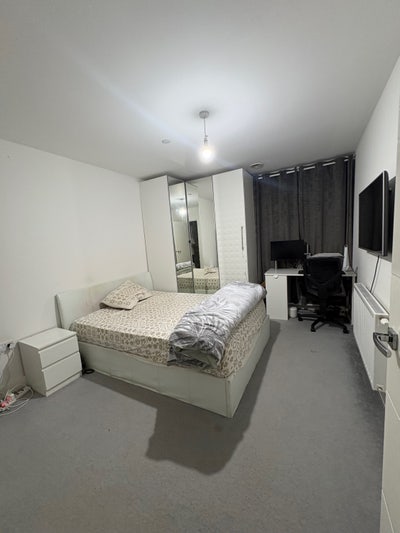Furnished ensuite room at Harrow on the Hill Main Photo