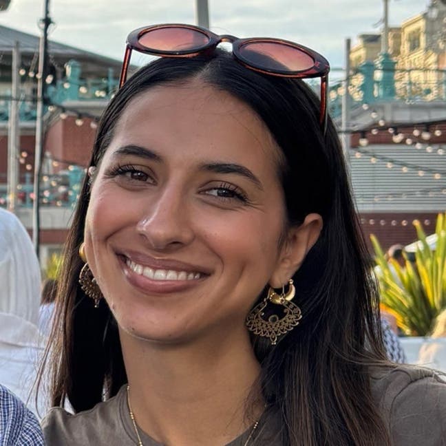 Professional Female seeks a double room Main Photo