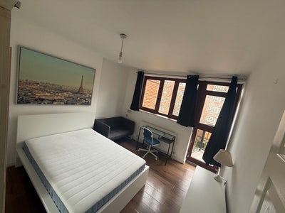 Nice Room With Balcony In A Great Area! Main Photo