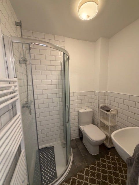 Capstan Square - En-suite Room Available  Main Photo