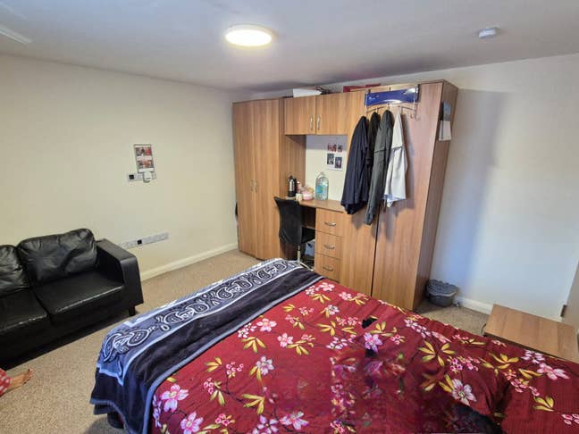 WOW - large double room  Main Photo