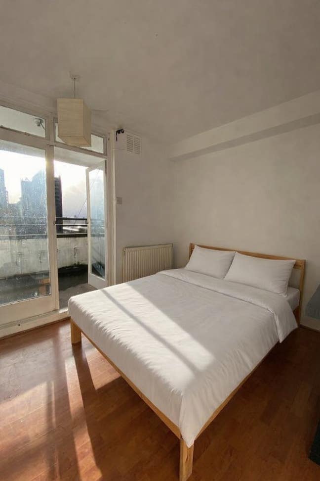 Bright double room 5 min walk from Paddington St Main Photo