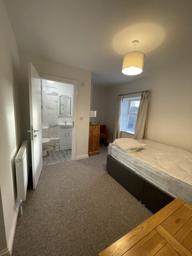 🌊Coastal living for professionals/En-suie option Main Photo