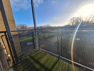 Bright and two bedroom apartment with balcony Main Photo