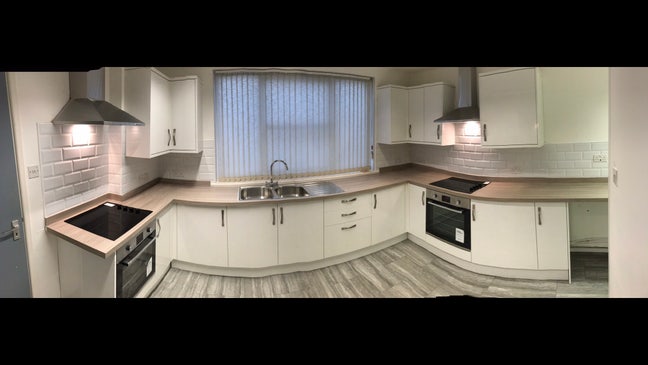 Double bedroom in share house  Main Photo