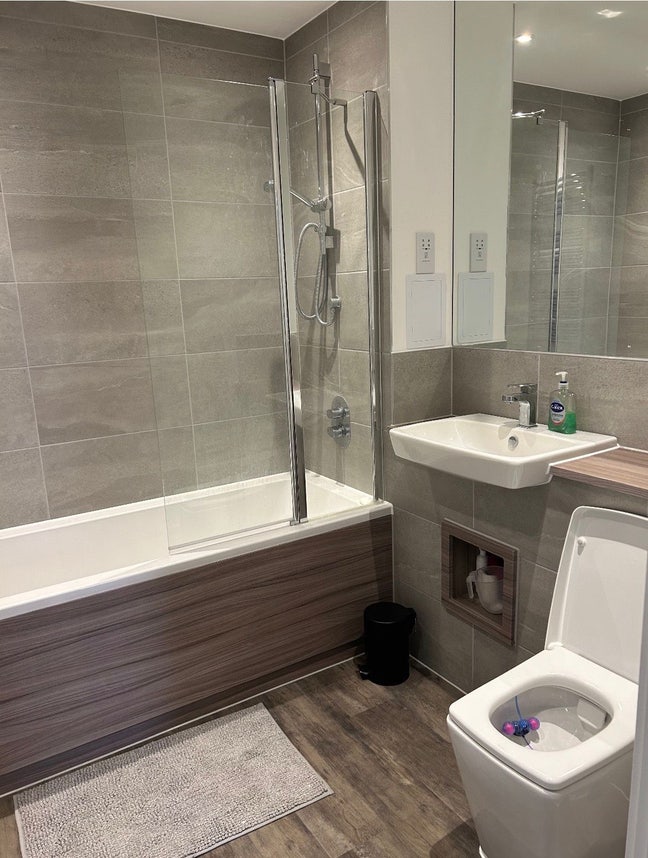 Double Standard room for rent  Main Photo