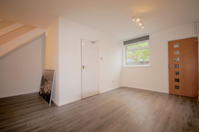 🔥Amazing 4 bed 2 Baths House with Patio N17  ✨ Main Photo