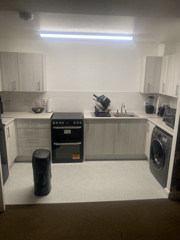 &pound;650 PCM Room  Main Photo