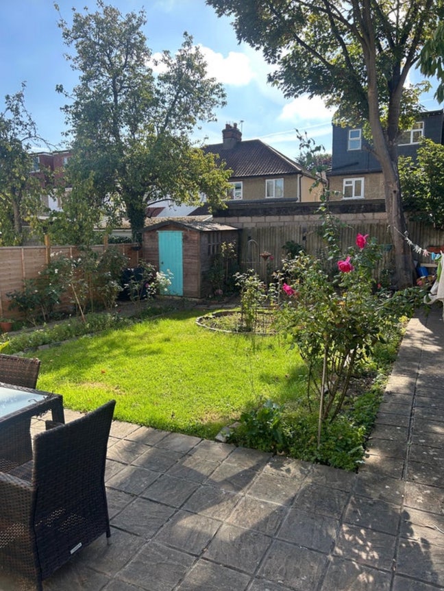 Bright Single Room 4 min Dollis Hill Station  Main Photo