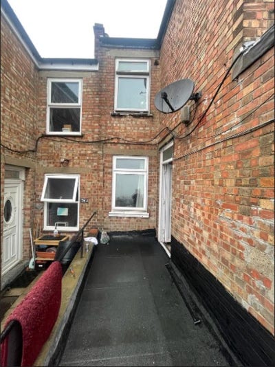 Self Contained Studio  Main Photo