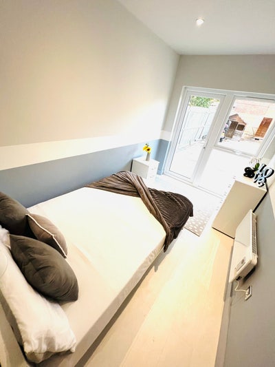 ✨ 🛏️ Ensuite Room to Let in/ Mitcham  Main Photo