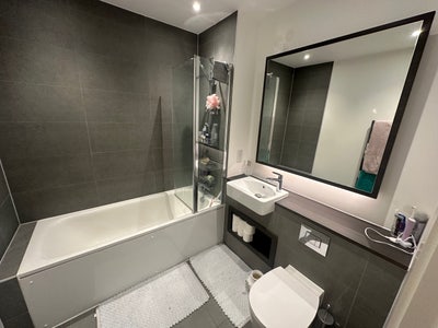 Double Room available in a new-build flat - E7 Main Photo