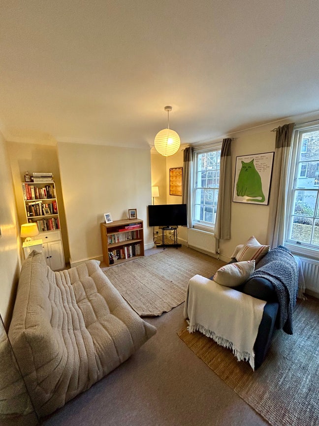 Lovely bright room in Angel Main Photo