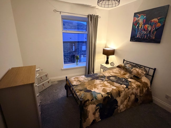 Quiet - clean house  Main Photo