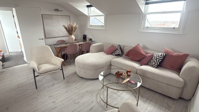  Double  Room  in  Wanstead  large  flat  (female  preferred)
 Main Photo