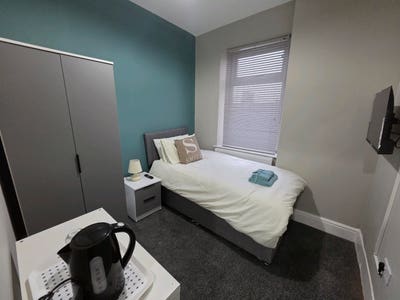 Nelson Street: New En-Suite Rooms Available Today Main Photo