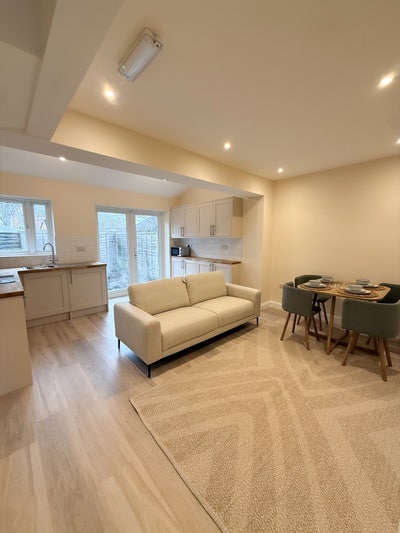 ✨ Brand New Luxury En-Suite Rooms ✨ Main Photo