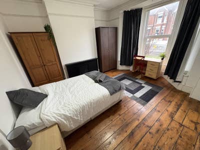 Large Luxury Rooms  Main Photo