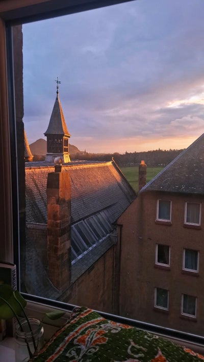 Bright Bruntsfield Room with Meadows View☀️ Main Photo