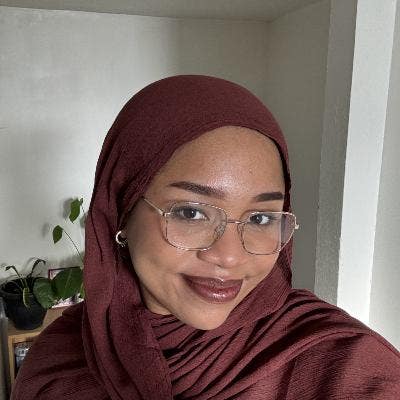 Professional Female seeks a single or double room Main Photo