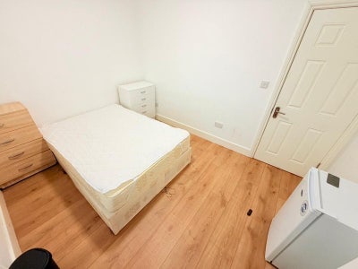  🛏️ Double Room to Let in/ Kilburn Main Photo