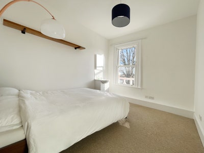 Double bedroom in relaxed and friendly houseshare Main Photo