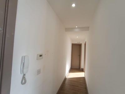 Double room available in modern apartment Main Photo