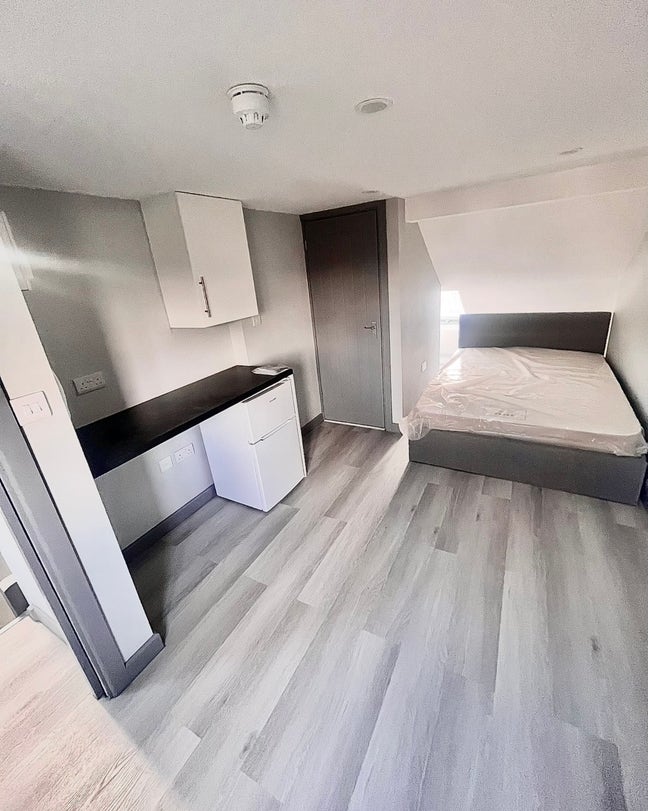 Spacious Luxury Double Loft Ensuite Room Main Photo