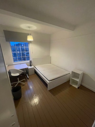 Spacious double room with Dual Skyline View - SE5 Main Photo