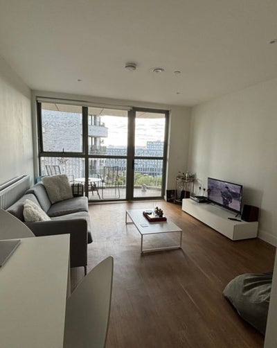 Room to rent north acton Main Photo