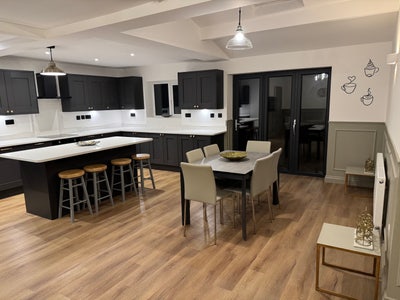 Rooms in a brand new luxury house in Headingley Main Photo