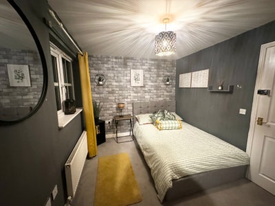 🌟Spacious En-suite in ST4🌟 Close to Amities  Main Photo