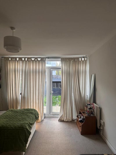 2 Beautiful large rooms Main Photo