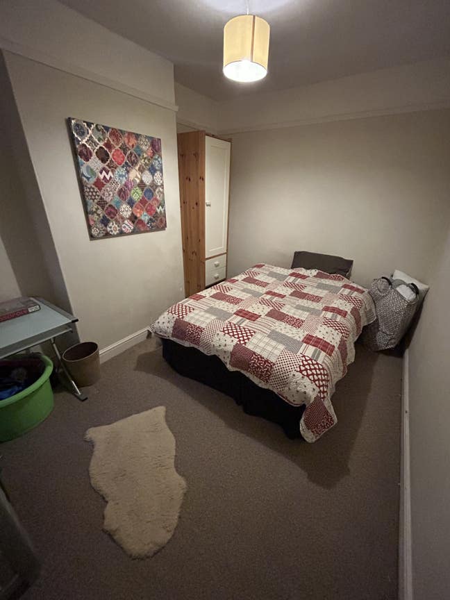 Rent a Room Scheme Spacious, Double Room in Friend Main Photo