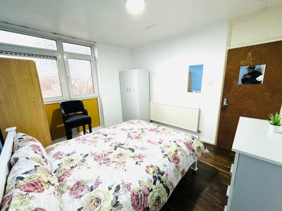 Double Room in Shared Flat - E1 🏠 Stepney Green Main Photo